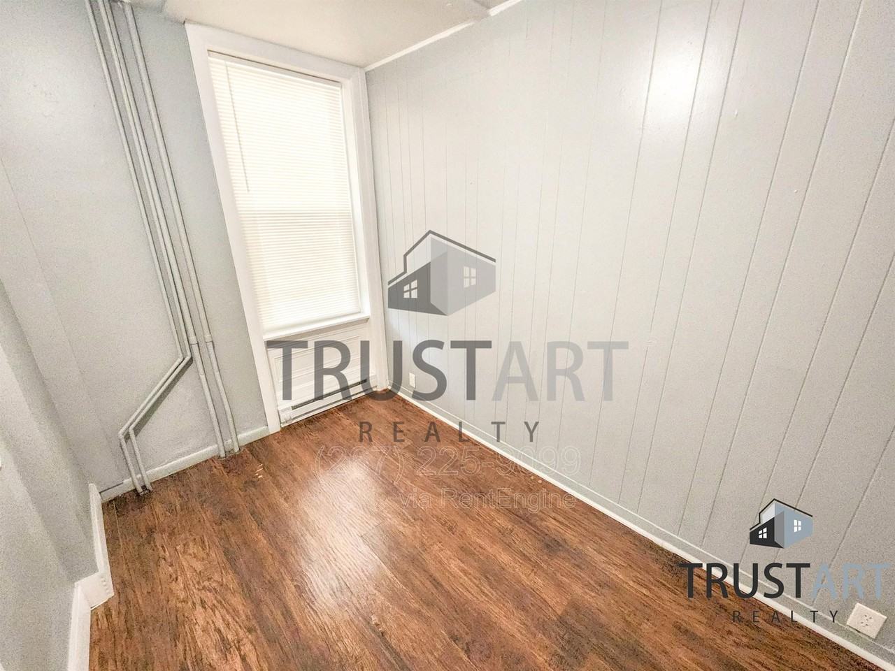 1347 Sellers St #1F - Photo 7 of 12