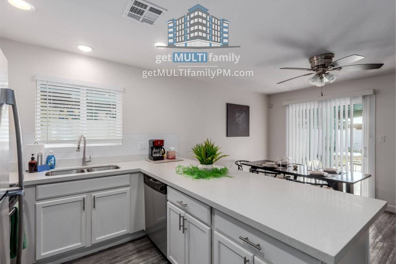 515 W Pebble Beach Dr #513 - Photo 5 of 47