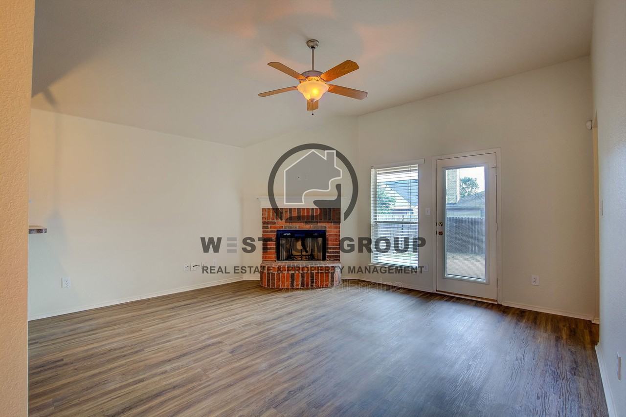 10904 Rising Mist Ct - Photo 6 of 36