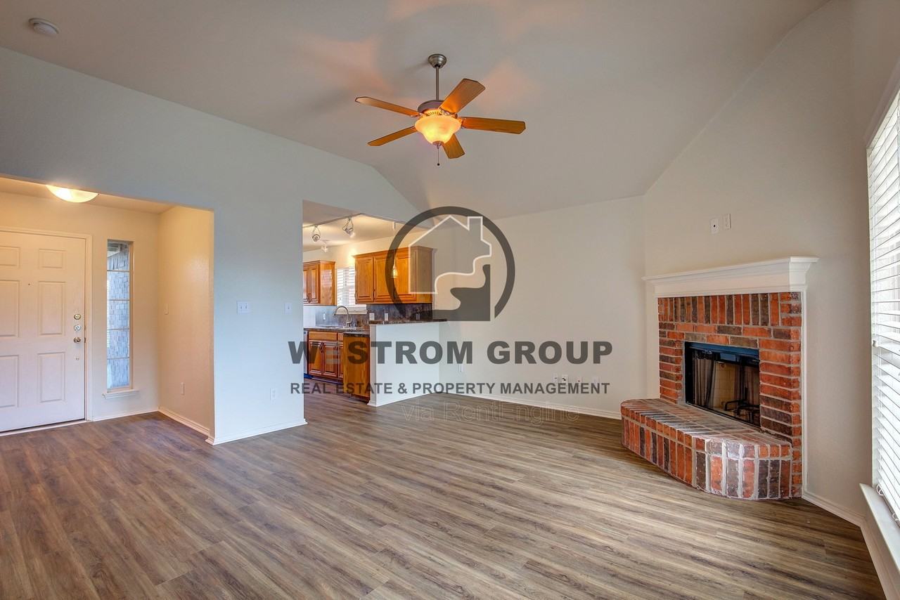 10904 Rising Mist Ct - Photo 7 of 36