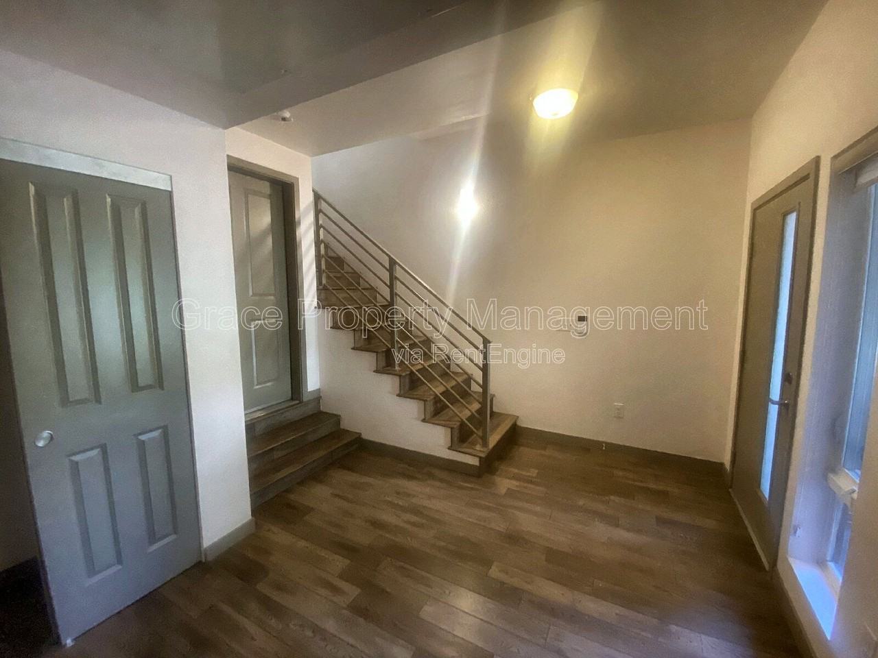 2200 Tremont Pl #6 - Photo 5 of 29