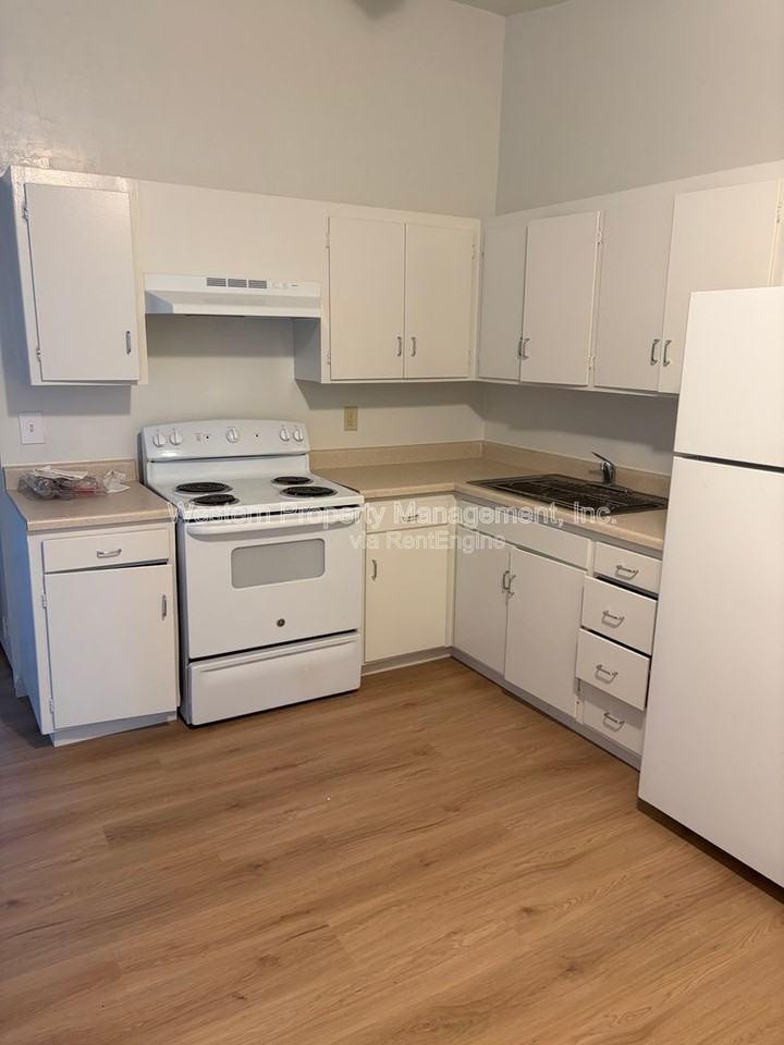 600 Park Ave #1B