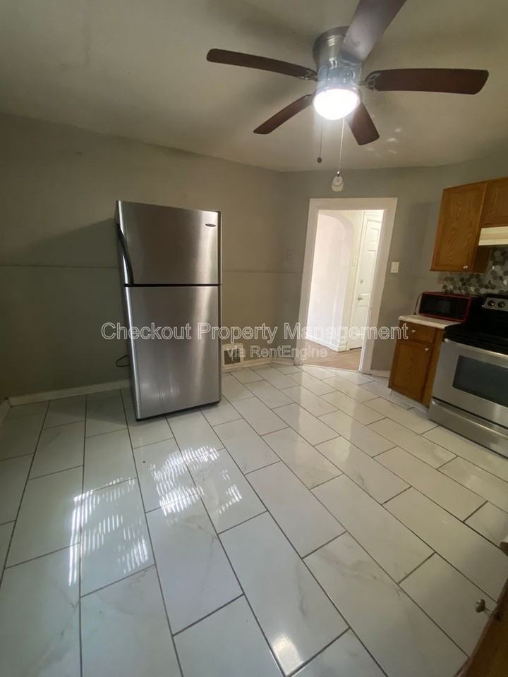 1926 Chambers Rd - Photo 2 of 8