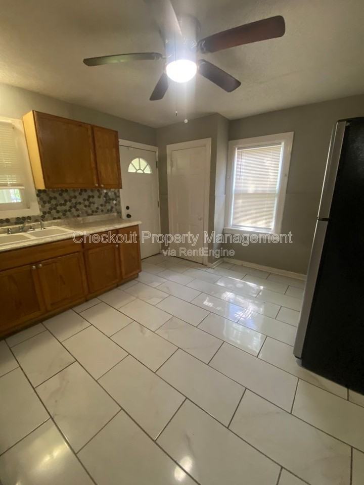 1926 Chambers Rd - Photo 3 of 8