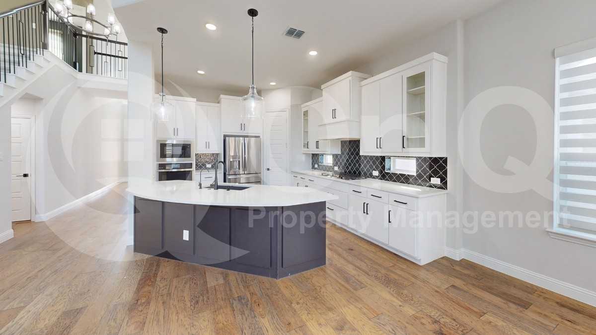 10678 Grayhead Dr - Photo 4 of 27
