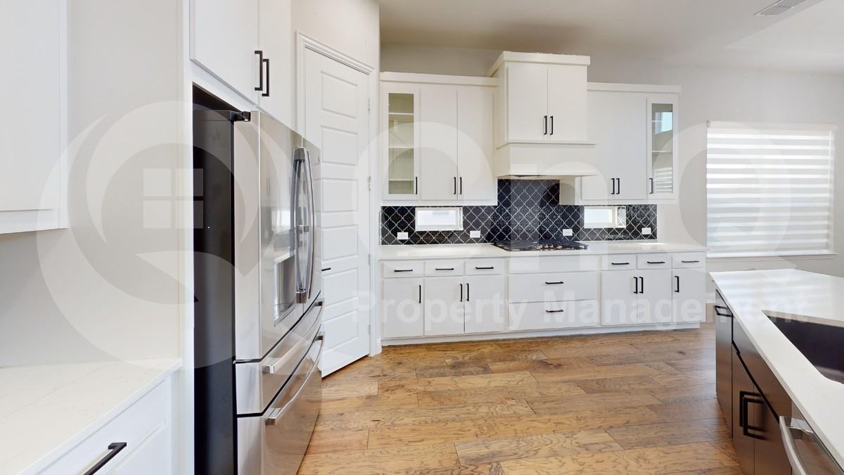 10678 Grayhead Dr - Photo 5 of 27