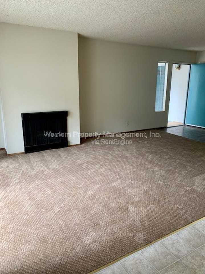 180 Sea Ridge Ct #1 - Photo 2 of 6