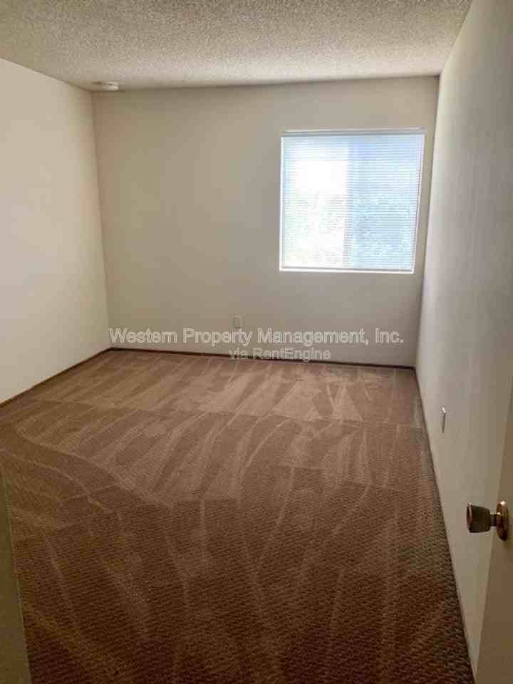 180 Sea Ridge Ct #1 - Photo 5 of 6