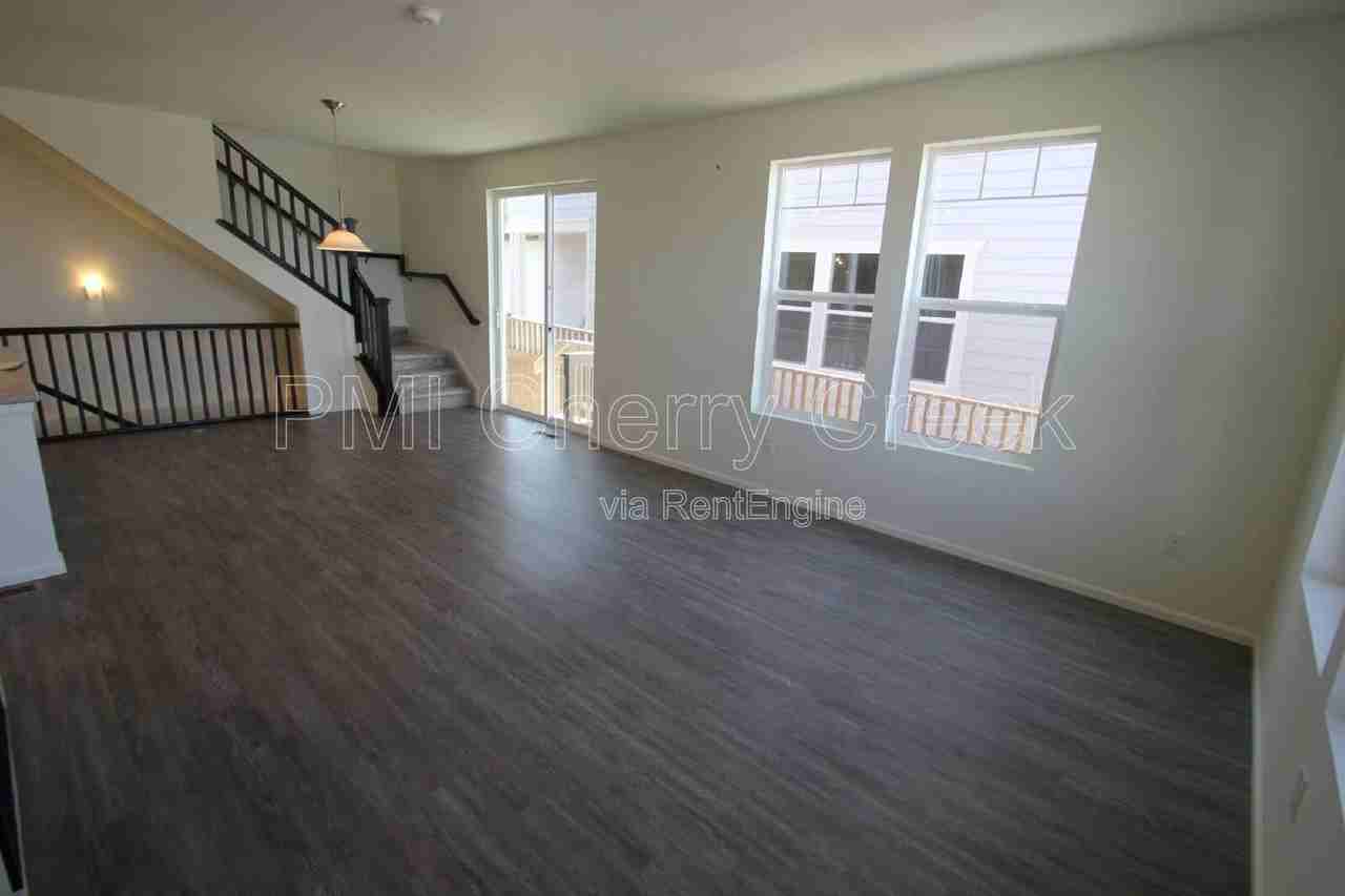 3696 Happyheart Way - Photo 4 of 40