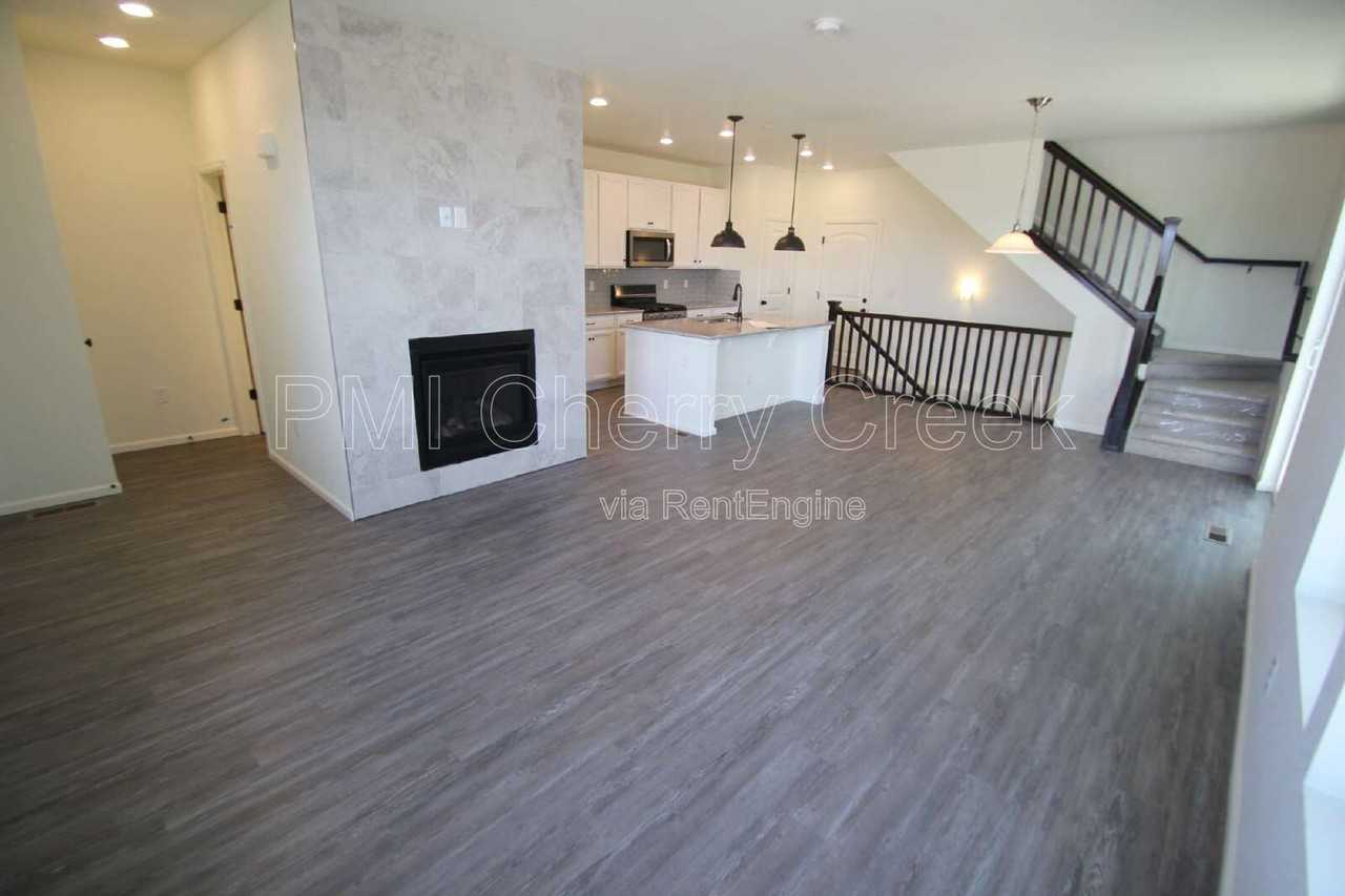 3696 Happyheart Way - Photo 5 of 40