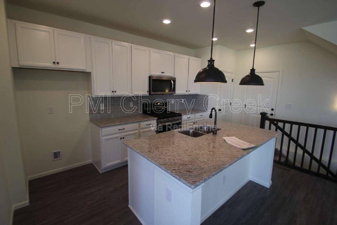 3696 Happyheart Way - Photo 7 of 40