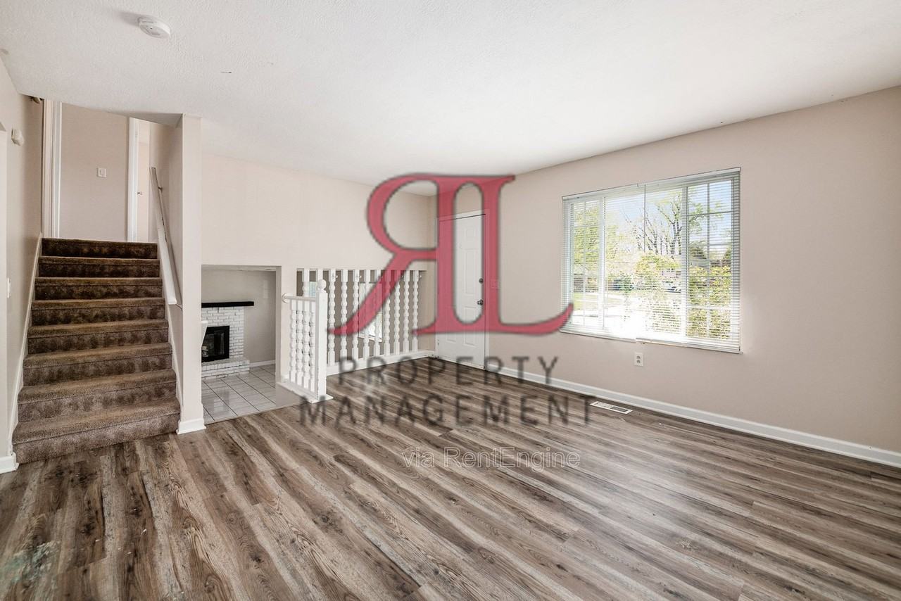 4922 Dunlap Rd - Photo 4 of 32