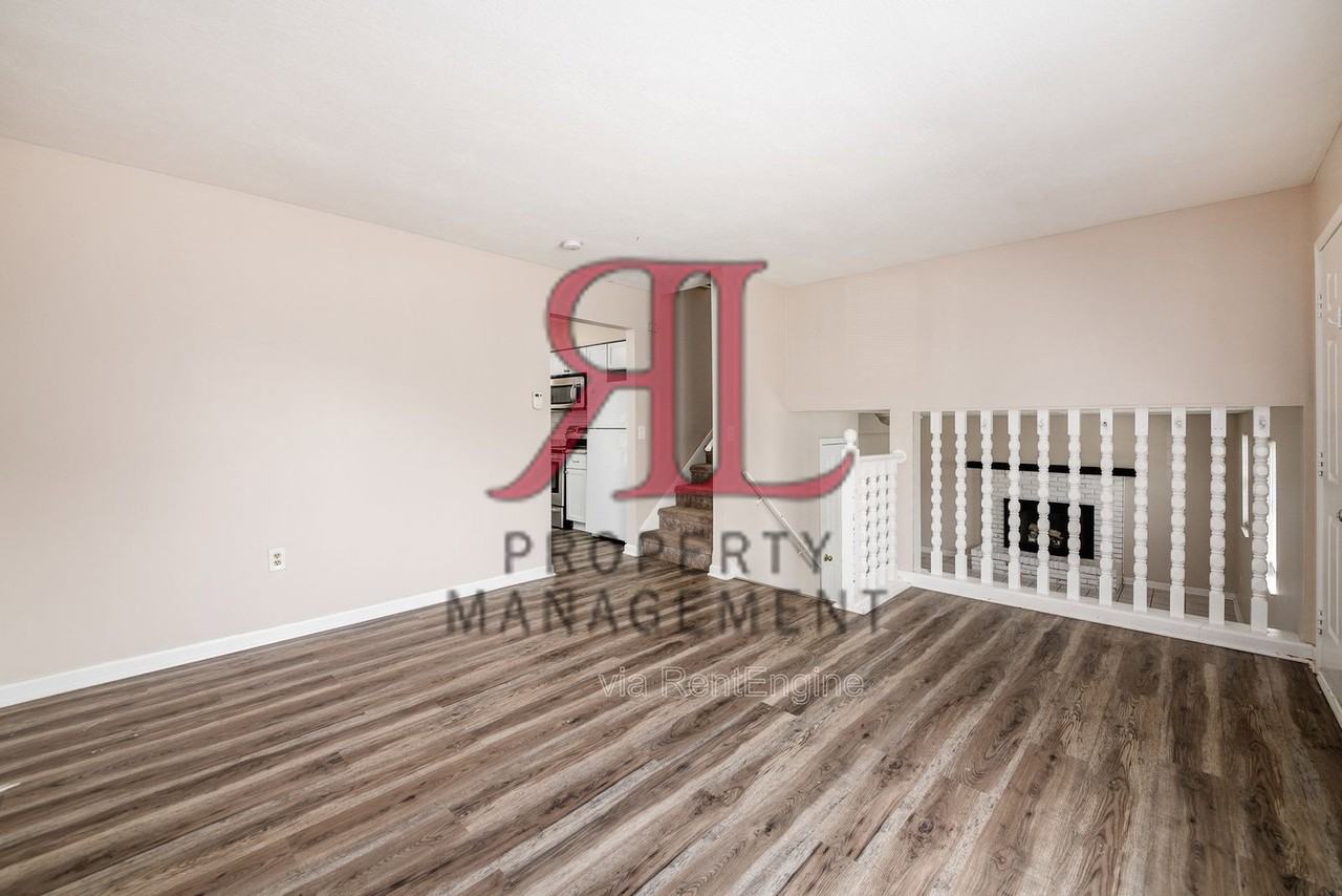 4922 Dunlap Rd - Photo 5 of 32