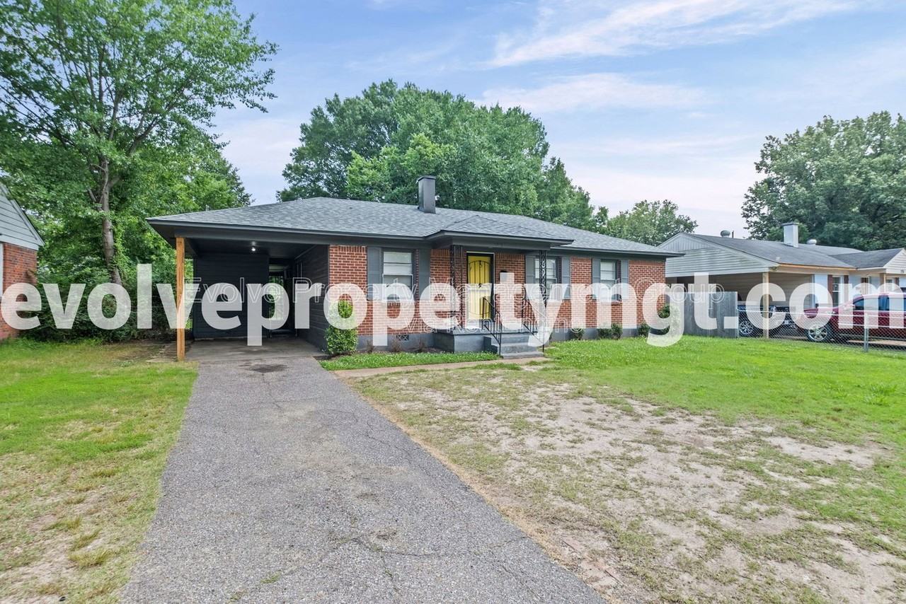 1716 Cornelia Ln - Photo 3 of 20