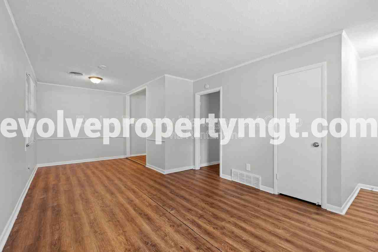 1716 Cornelia Ln - Photo 5 of 20