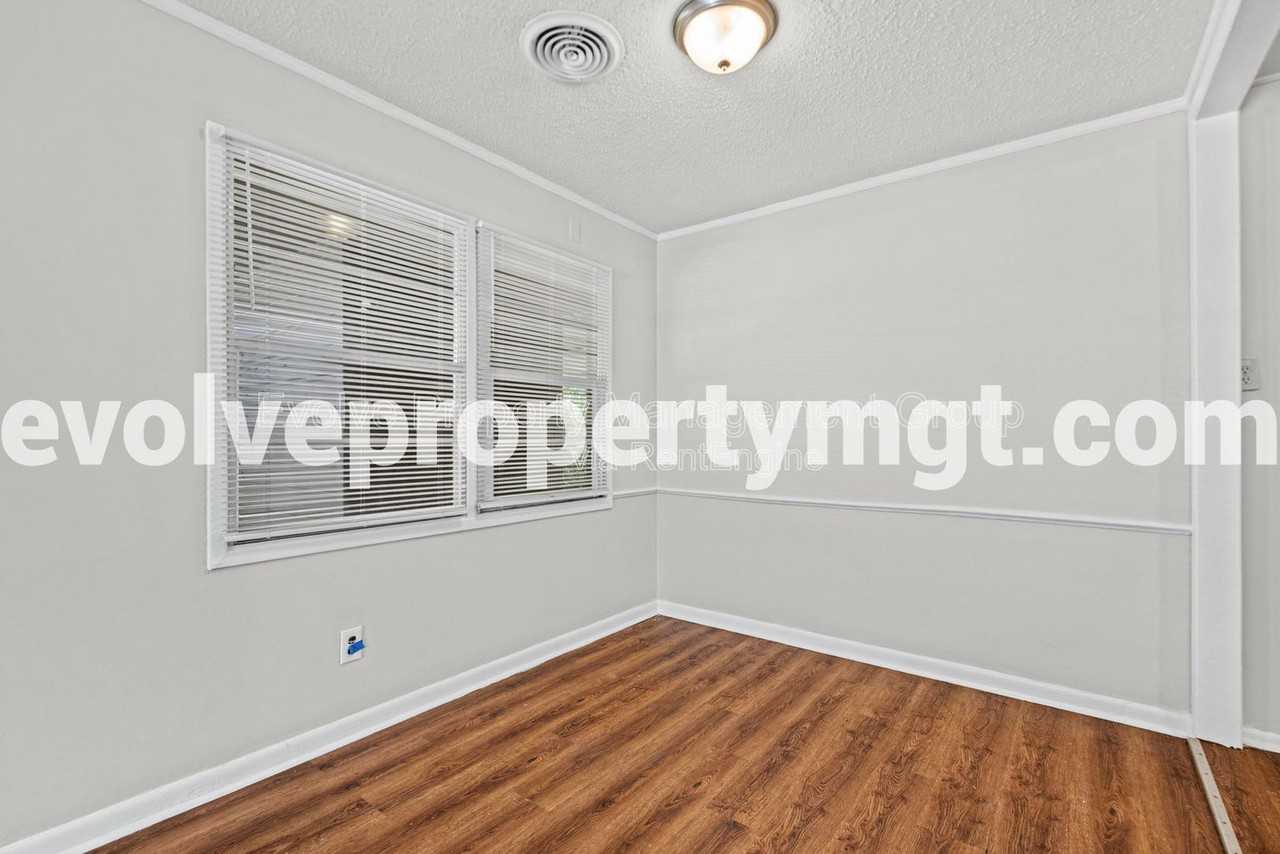 1716 Cornelia Ln - Photo 6 of 20