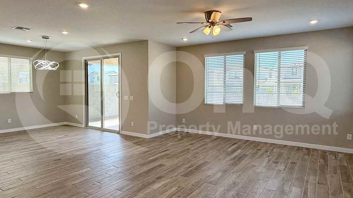 3189 S 180th Ln - Photo 4 of 29