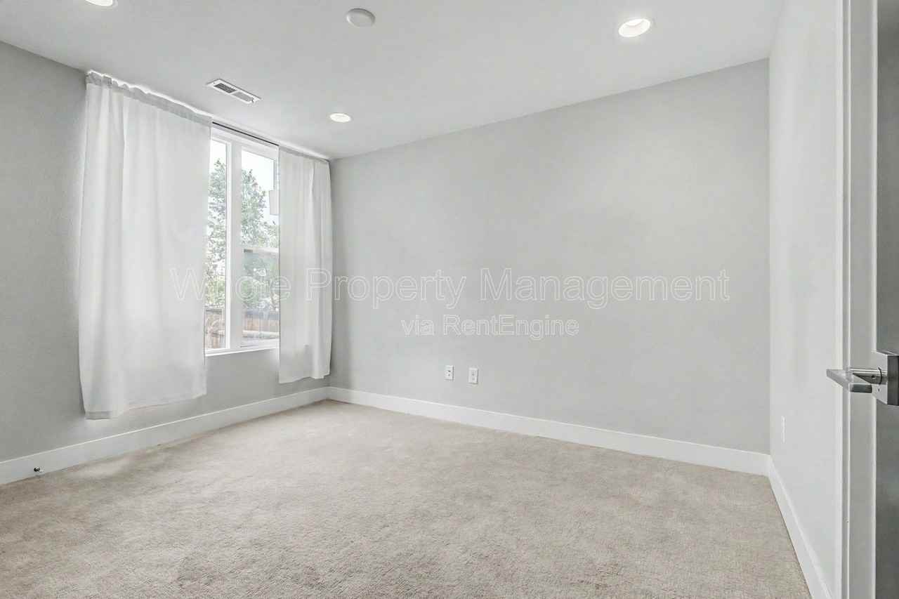 5737 W 17th Ave - Photo 4 of 33