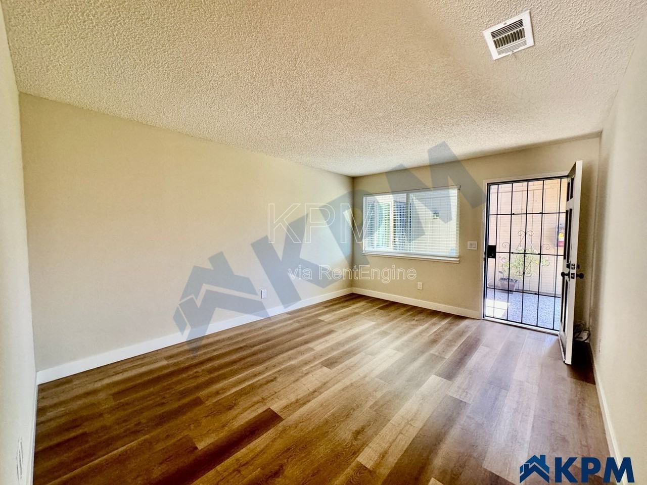 7355 Kelley Dr - Photo 6 of 19