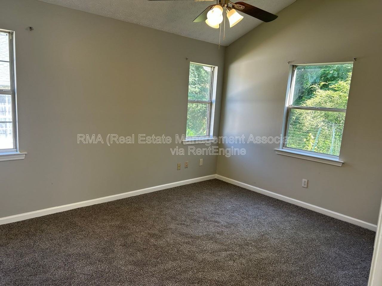 132 Tuscany Ln - Photo 3 of 7
