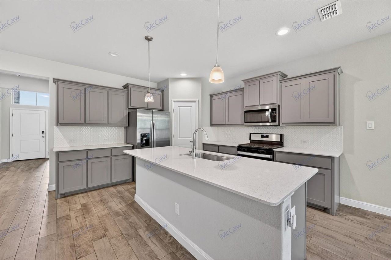2521 Dunbarton Dr - Photo 4 of 23