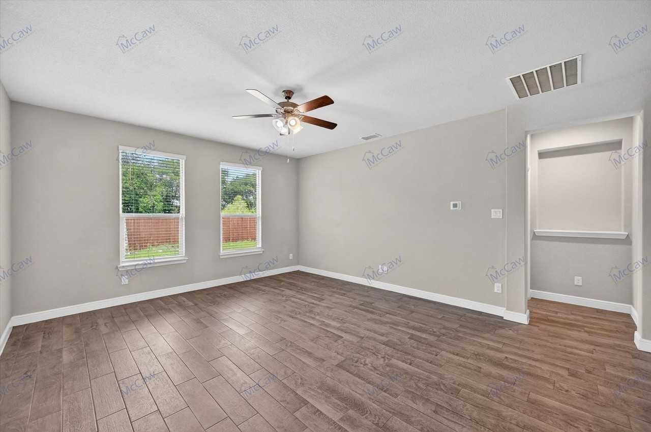 2521 Dunbarton Dr - Photo 6 of 23
