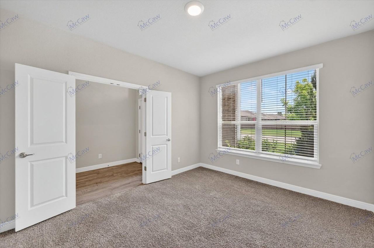2521 Dunbarton Dr - Photo 7 of 23