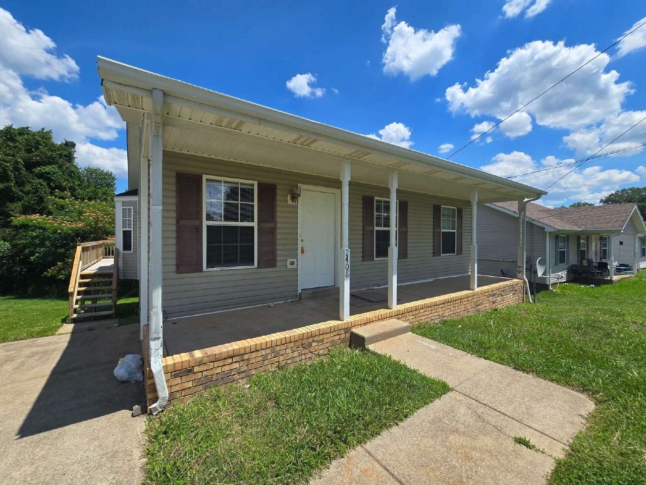 2408 N Ford St - Photo 2 of 18