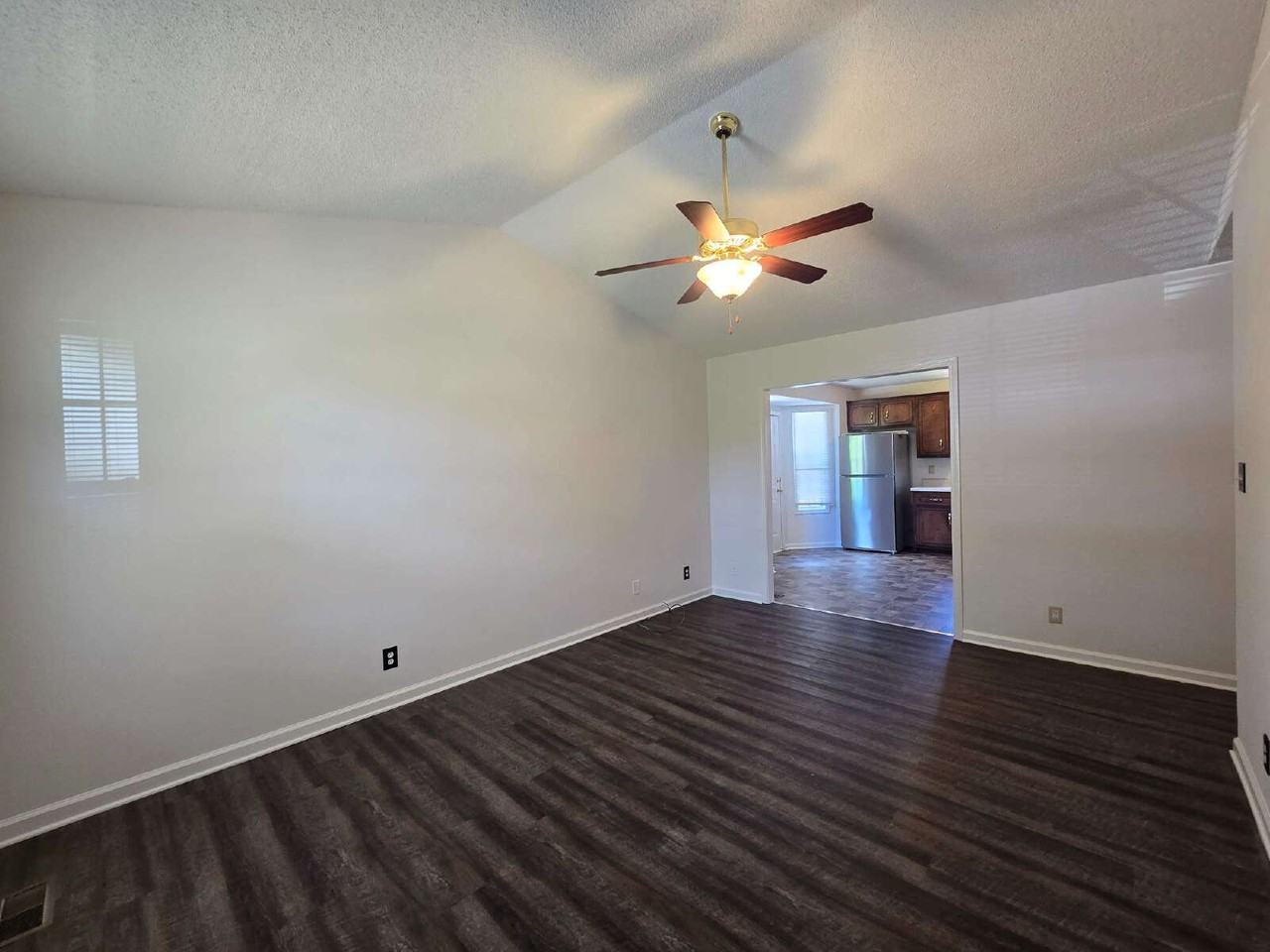 2408 N Ford St - Photo 3 of 18