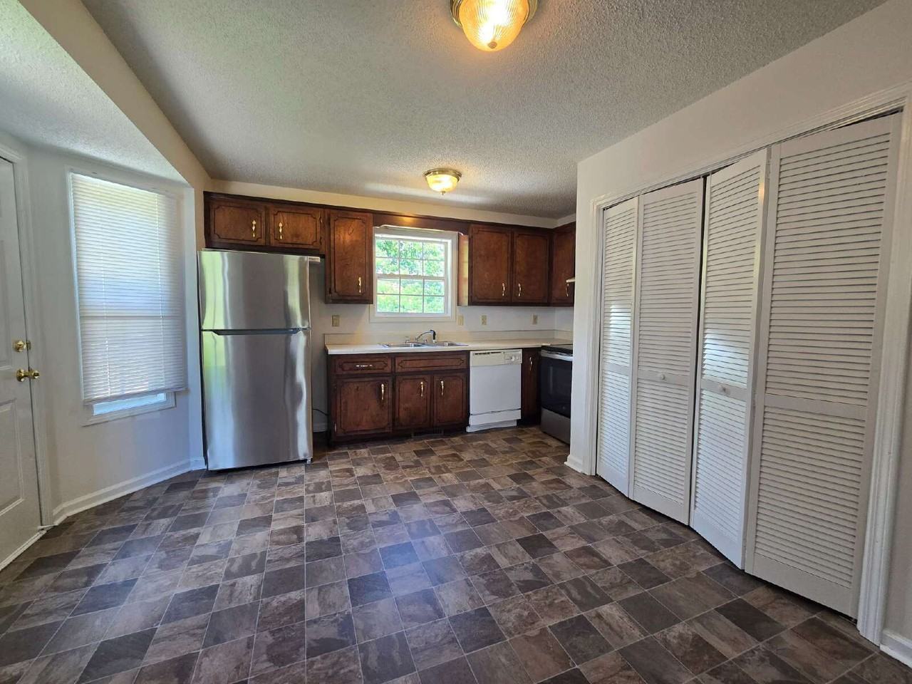 2408 N Ford St - Photo 5 of 18