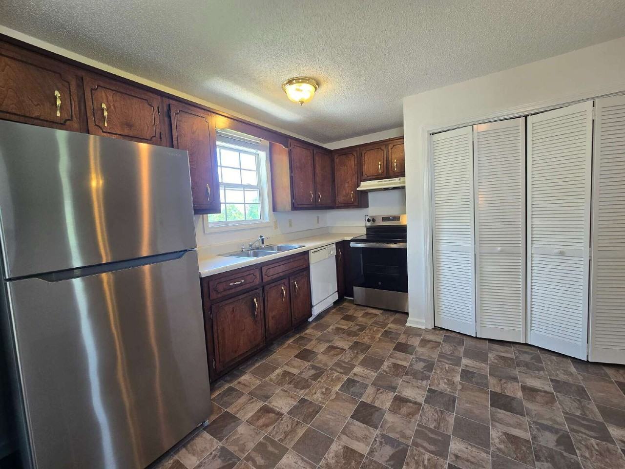 2408 N Ford St - Photo 6 of 18