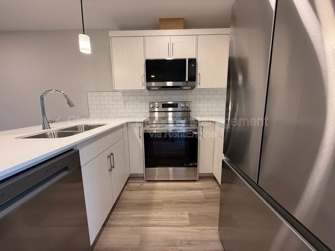 916 40 Ave N - Photo 4 of 14
