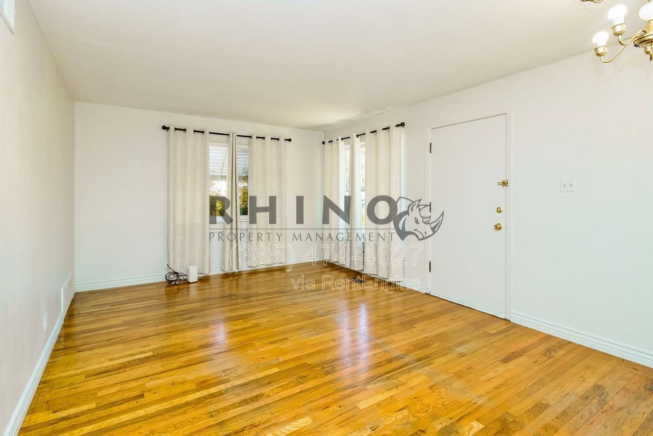 1154 W Illinois Ave - Photo 2 of 12
