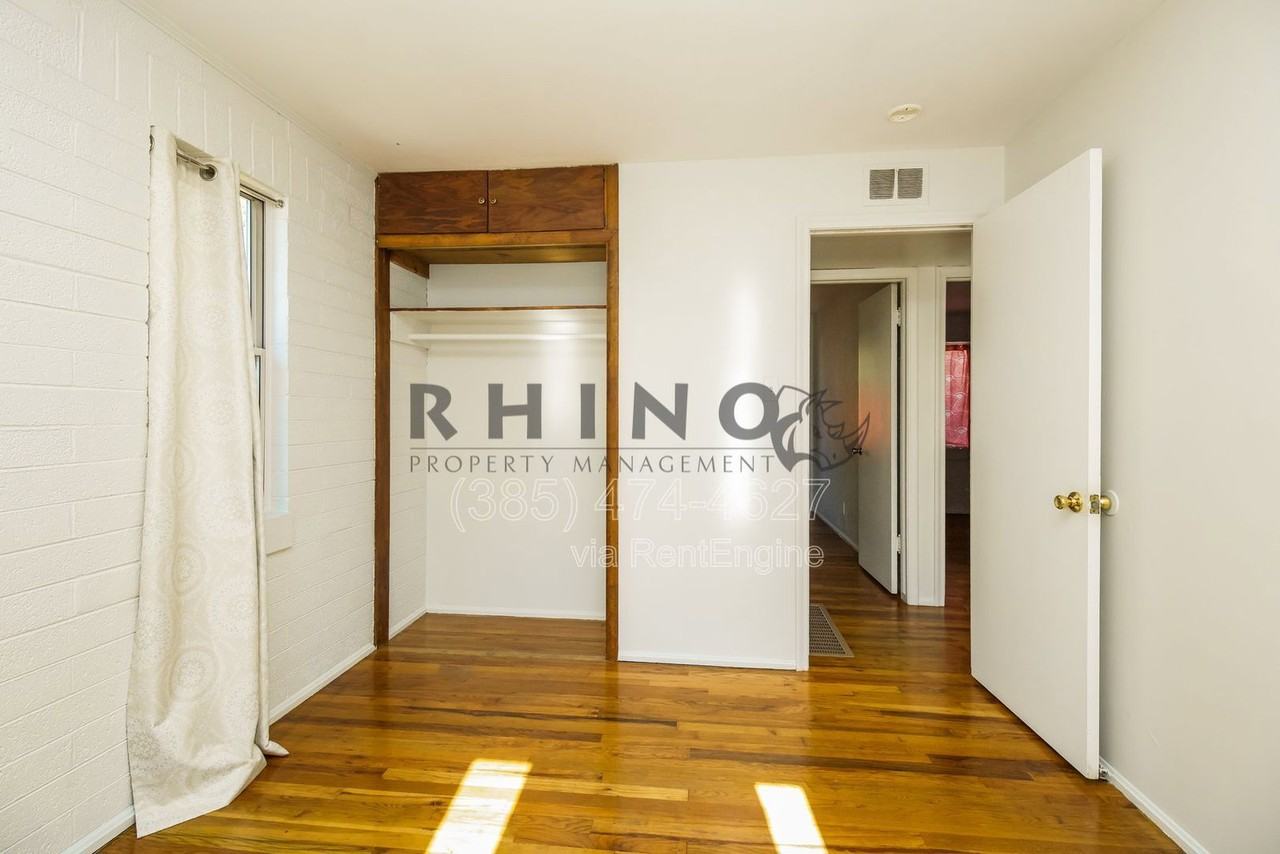 1154 W Illinois Ave - Photo 6 of 12