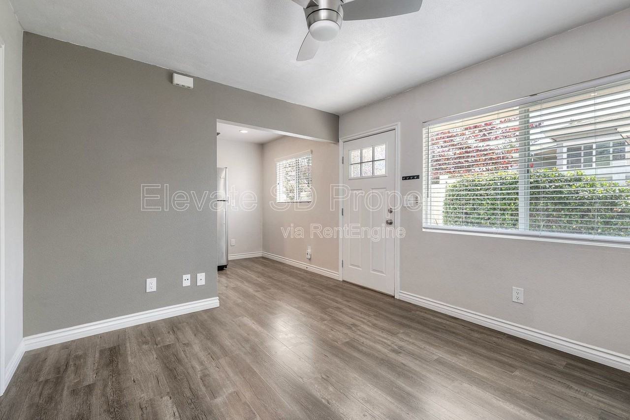 2727 1/2 G St - Photo 6 of 16