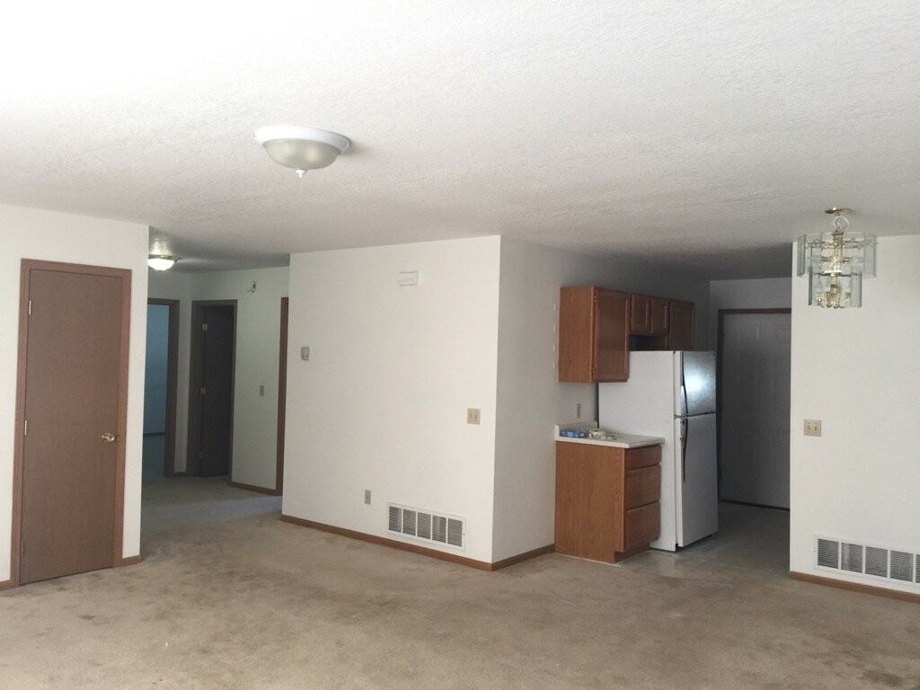 94 Stiles Ave Apt C - Photo 2 of 8
