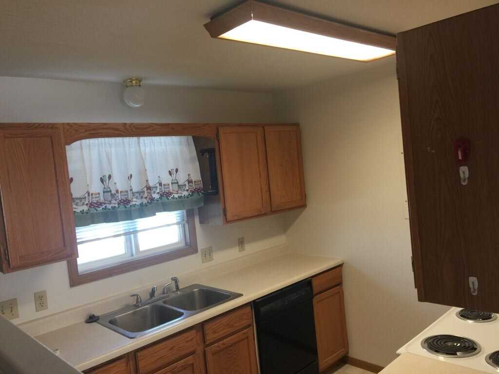 94 Stiles Ave Apt C - Photo 4 of 8
