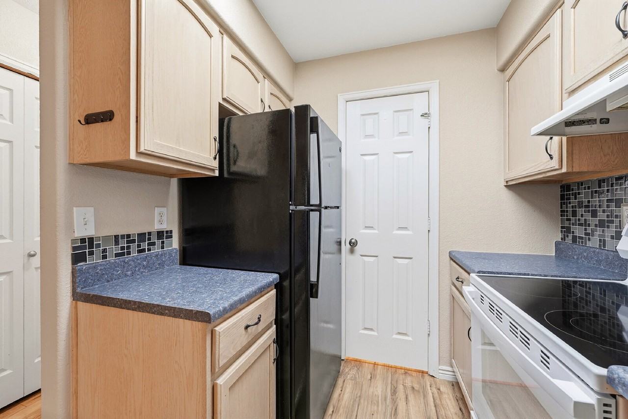 8196 S Fillmore Way - Photo 5 of 36