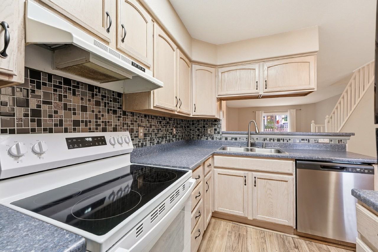 8196 S Fillmore Way - Photo 7 of 36