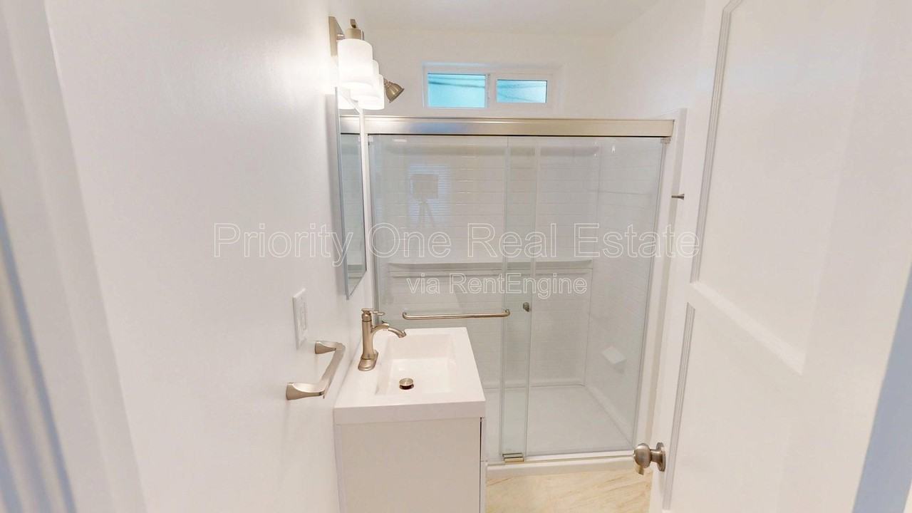 4243 Hamilton St - Photo 6 of 18