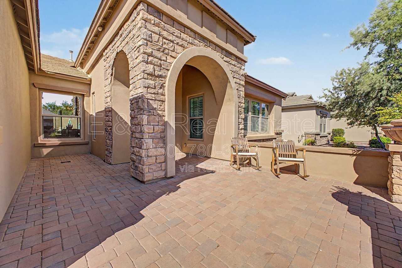 5704 W Bent Tree Dr - Photo 4 of 41