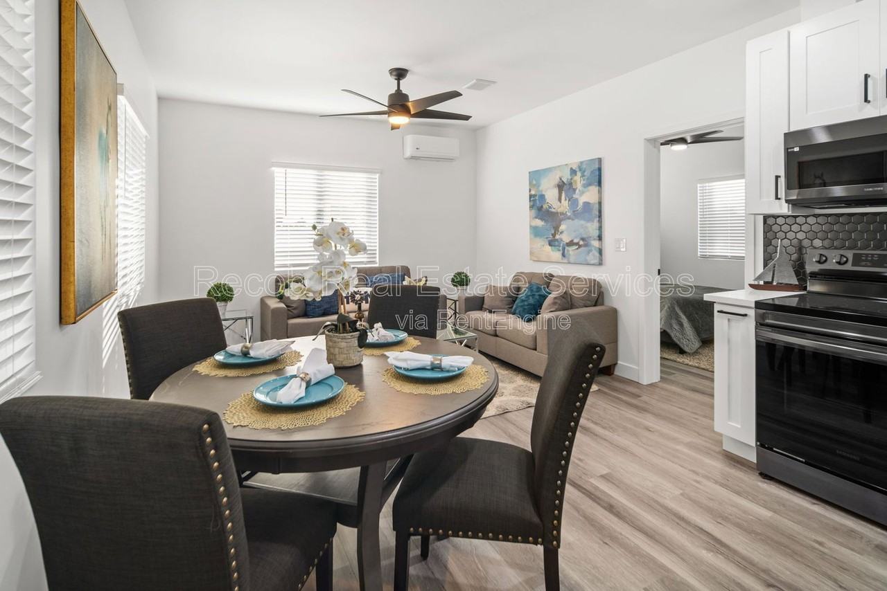4988 Genesee Ave #4984 - Photo 4 of 18