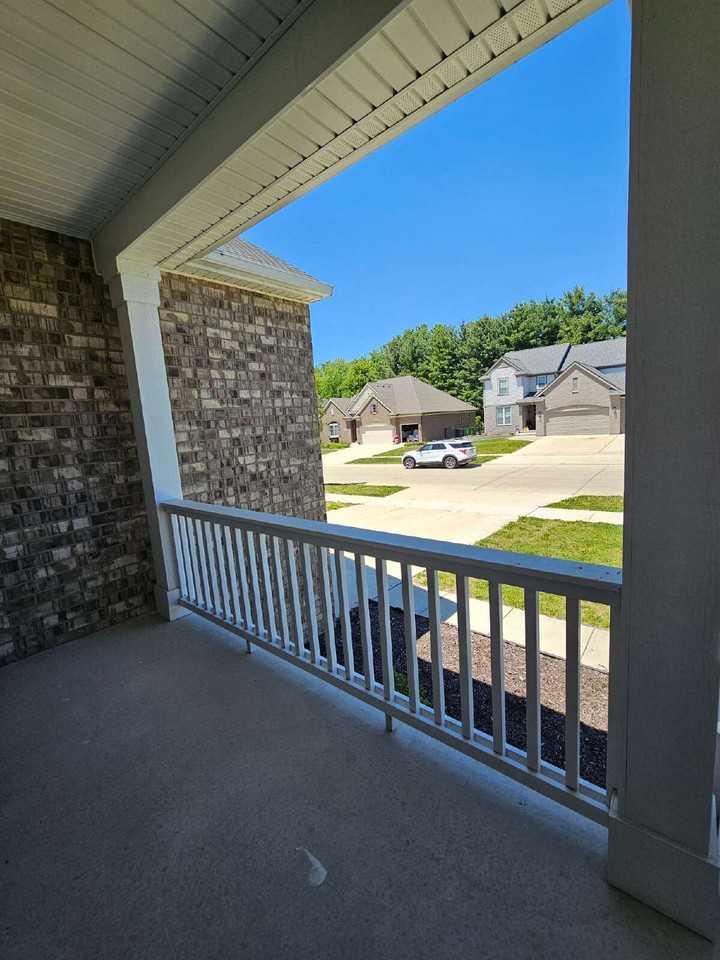 24778 Kabarda Dr - Photo 3 of 41