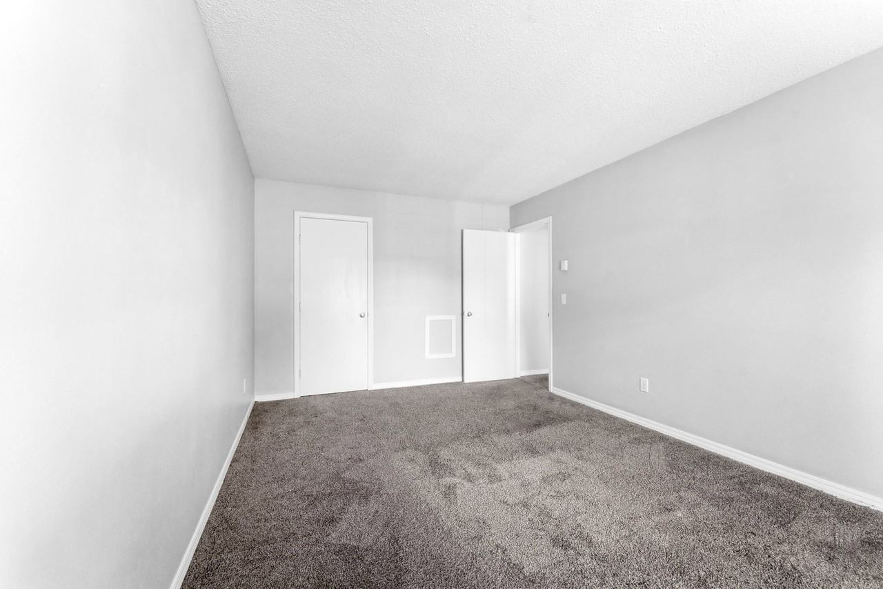 5953 Walnut Cir #G04 - Photo 6 of 8