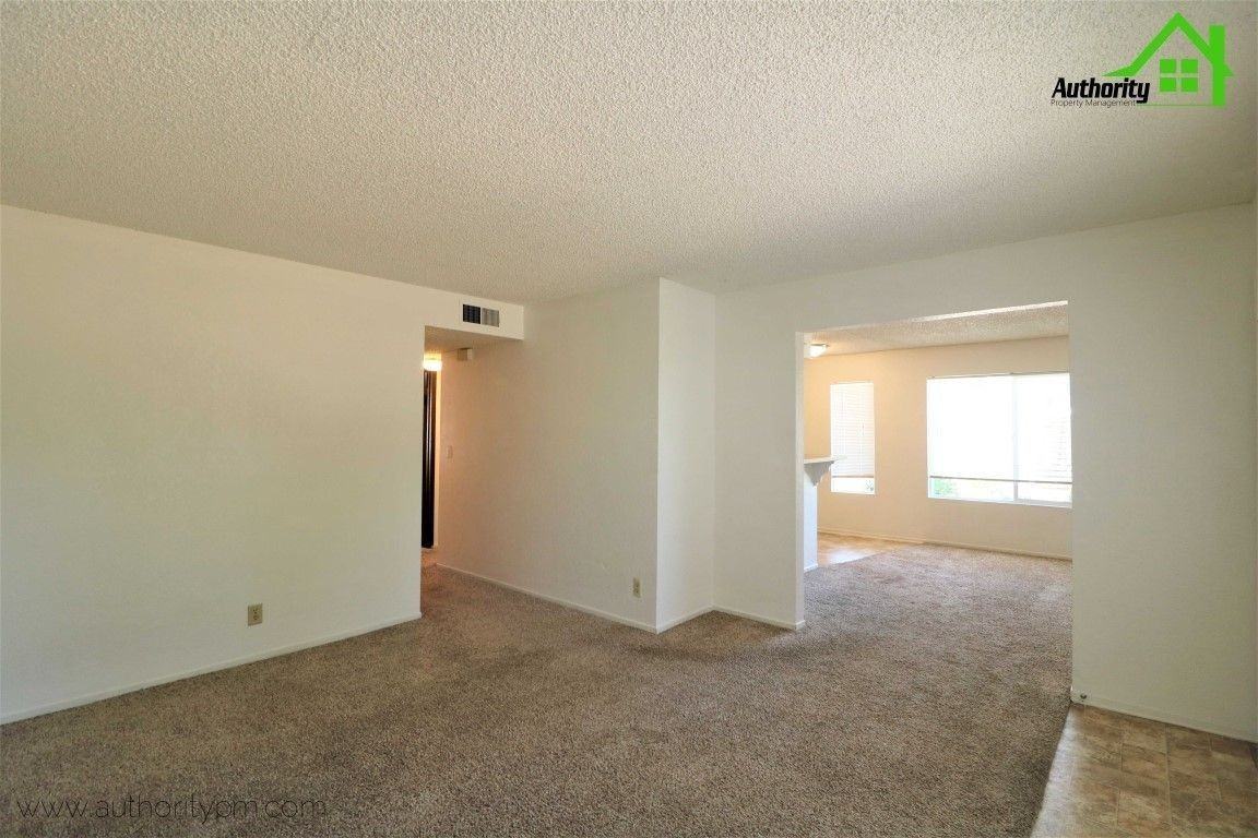900 Jamieson Ct #4 - Photo 5 of 17