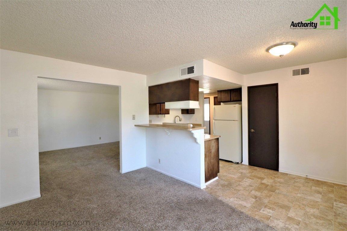 900 Jamieson Ct #4 - Photo 6 of 17