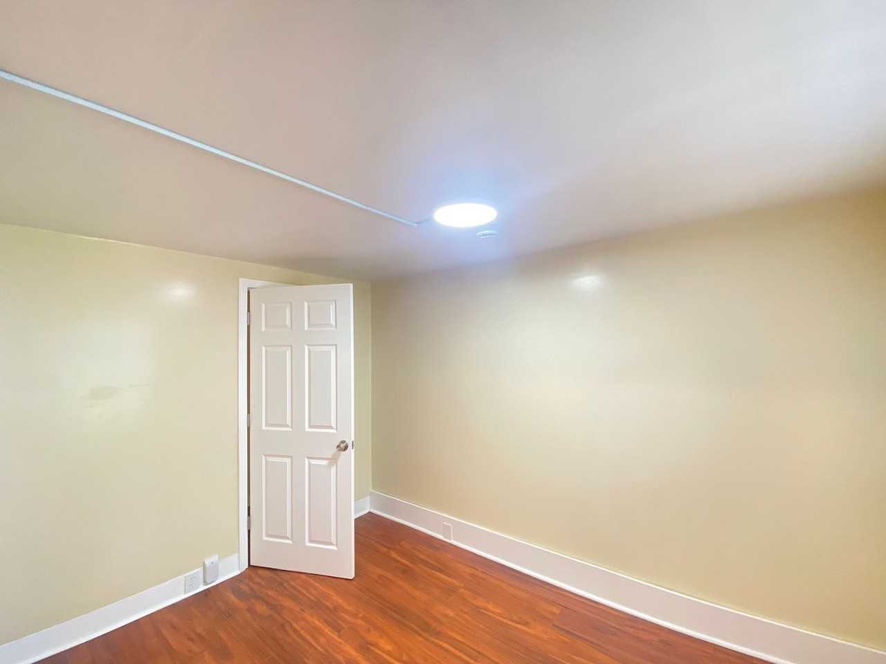 77 Franklin St - Photo 7 of 35