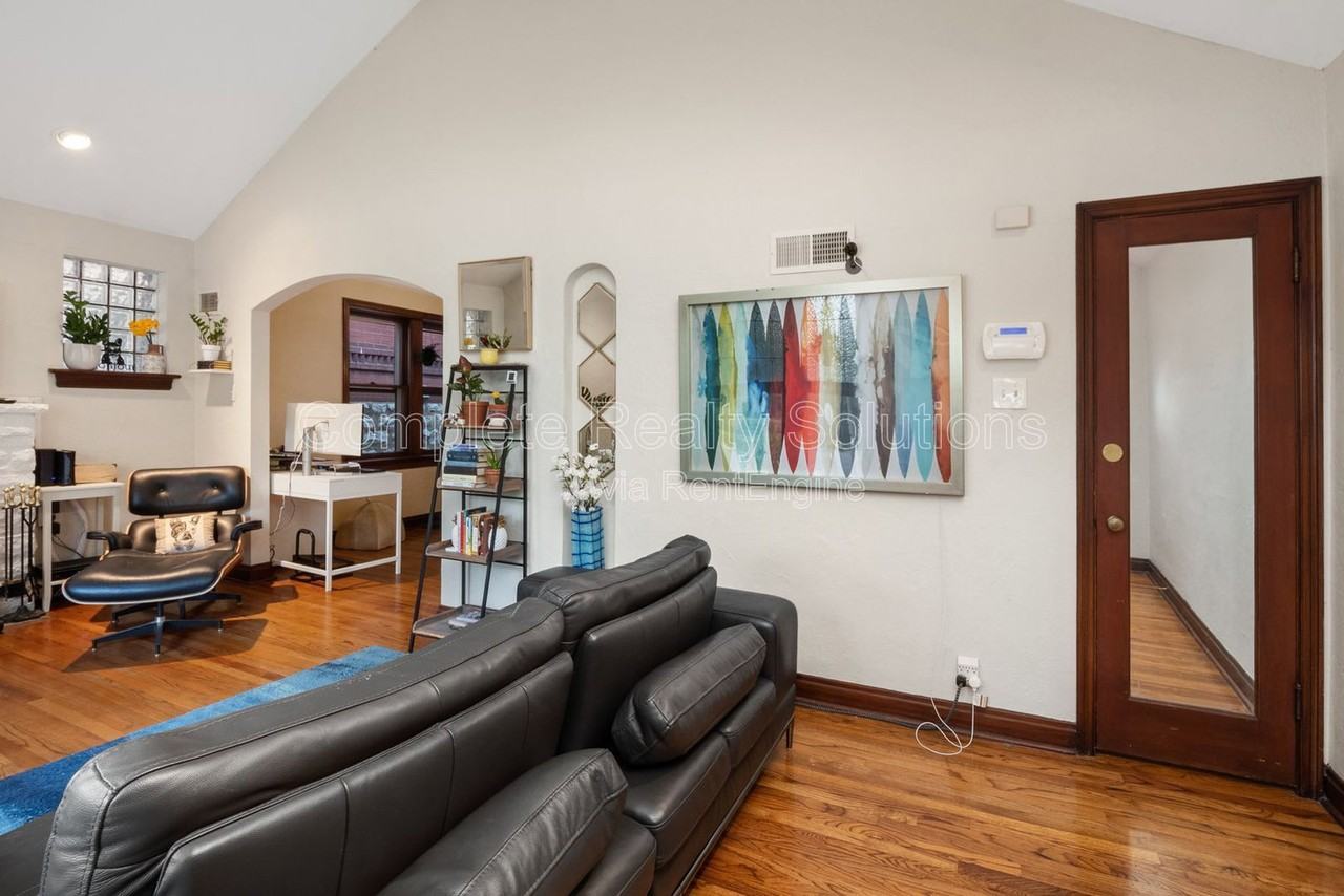 2164 Lafayette Ave - Photo 6 of 28