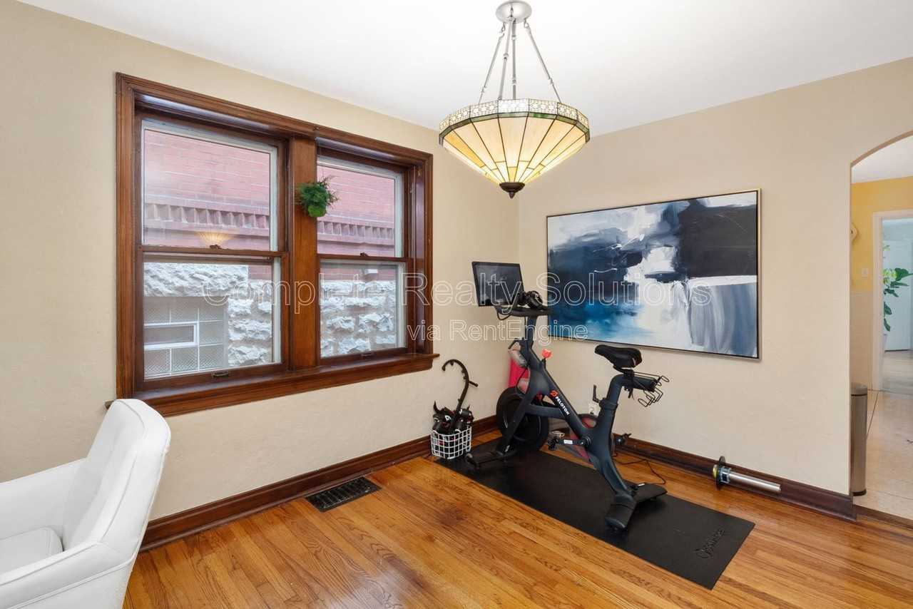 2164 Lafayette Ave - Photo 7 of 28