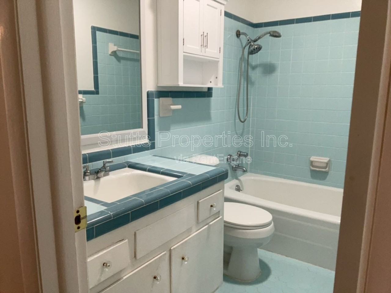 2402 Wellington St - Photo 3 of 11